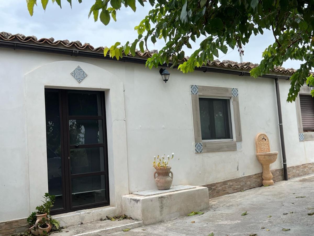 Casa Di Mirto Bed and Breakfast Chiaramonte Gulfi Buitenkant foto